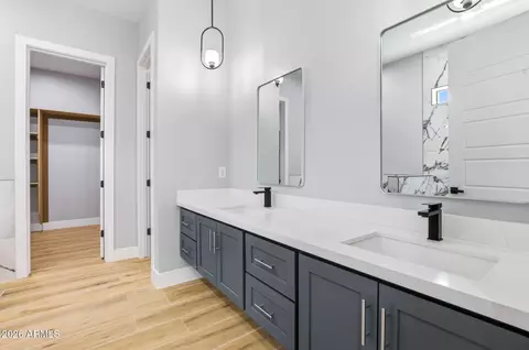 Bath - 415 S Robert Rd S, Tempe, AZ 85281 photo 5 of 13