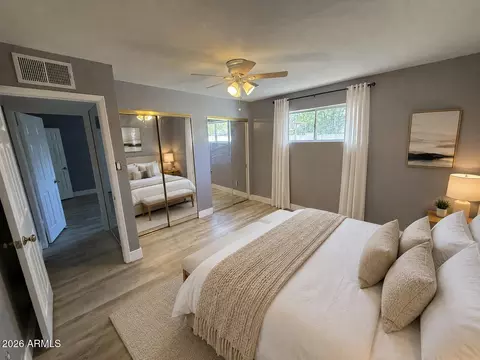 Bedroom - 815 E Cavalier Dr, Phoenix, AZ 85014 photo 5 of 6