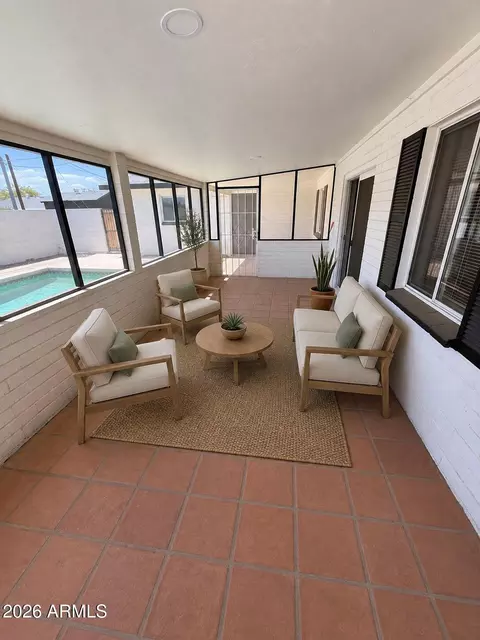 Exterior - 815 E Cavalier Dr, Phoenix, AZ 85014 photo 6 of 9