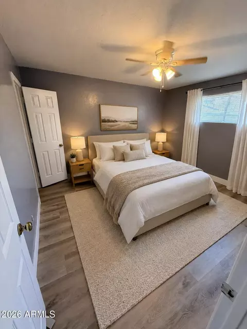 Bedroom - 815 E Cavalier Dr, Phoenix, AZ 85014 photo 4 of 6