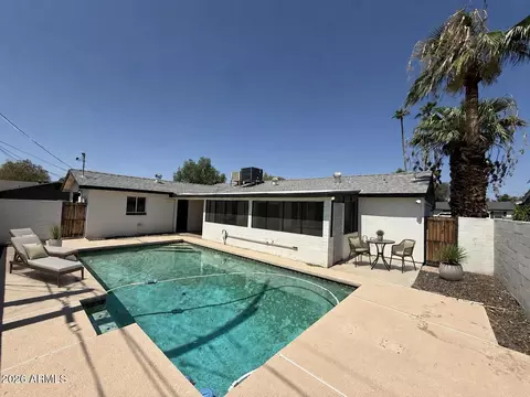 Exterior - 815 E Cavalier Dr, Phoenix, AZ 85014 photo 8 of 9