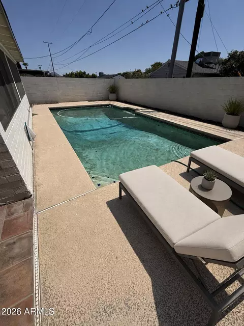 Exterior - 815 E Cavalier Dr, Phoenix, AZ 85014 photo 9 of 9