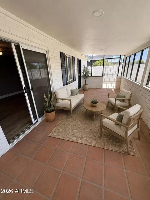Exterior - 815 E Cavalier Dr, Phoenix, AZ 85014 photo 7 of 9