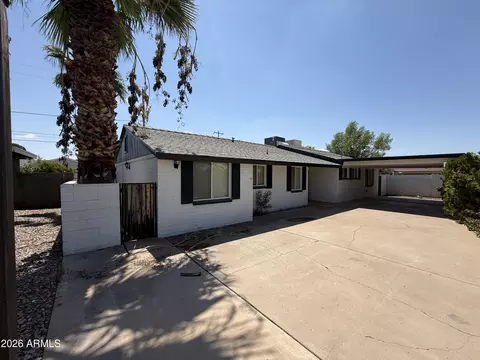 Exterior - 815 E Cavalier Dr, Phoenix, AZ 85014 photo 3 of 9