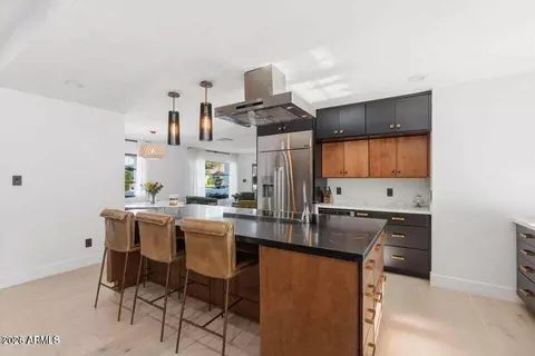 Kitchen - 3901 E Weldon Ave, Phoenix, AZ 85018 photo 2 of 2