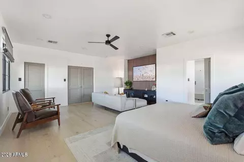 Bedroom - 3901 E Weldon Ave, Phoenix, AZ 85018 photo 2 of 4