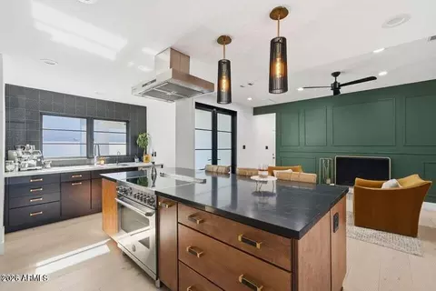 Kitchen - 3901 E Weldon Ave, Phoenix, AZ 85018 photo 1 of 2