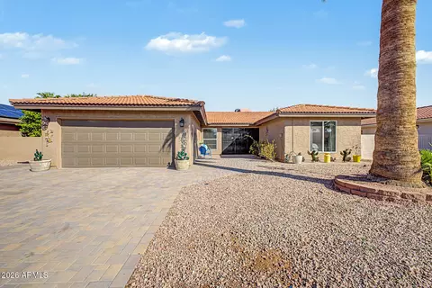 25861 S New Town Dr, Sun Lakes, AZ 85248