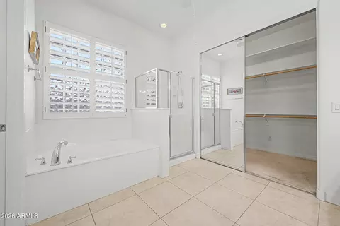Bath - 2724 E Bridgeport Pkwy, Gilbert, AZ 85295 photo 2 of 5