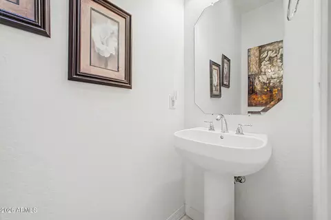 Bath - 2724 E Bridgeport Pkwy, Gilbert, AZ 85295 photo 1 of 5