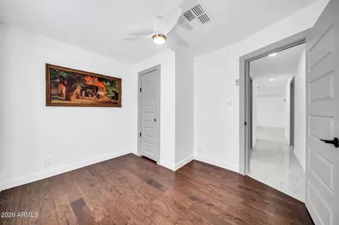Entry Way - 833 E Butler Dr, Phoenix, AZ 85020 photo 3 of 3