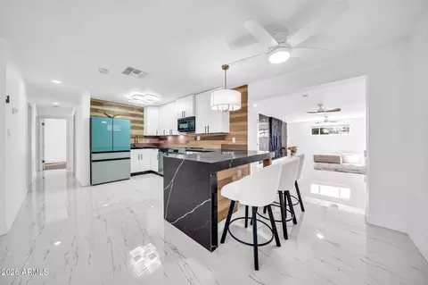 Kitchen - 833 E Butler Dr, Phoenix, AZ 85020 photo 1 of 3