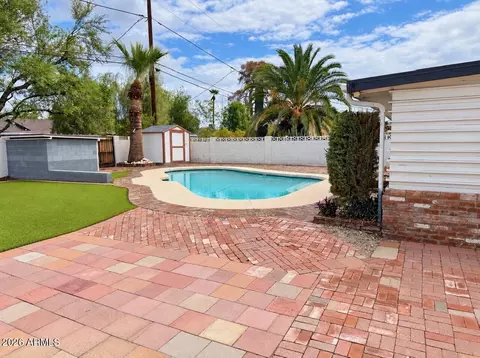 Exterior - 2220 E Heatherbrae Dr, Phoenix, AZ 85016 photo 2 of 3