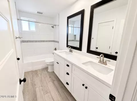 Bath - 2220 E Heatherbrae Dr, Phoenix, AZ 85016 photo 1 of 3