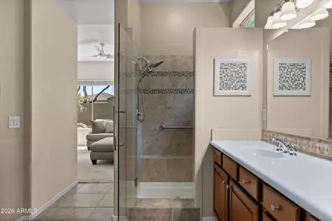 Bath - 4481 E Blue Spruce Ln, Gilbert, AZ 85298 photo 3 of 4