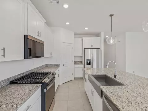 2456 Enantio Rd, San Tan Valley, AZ 85143