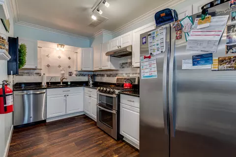 Kitchen - 813 E Glendale Ave, Phoenix, AZ 85020 photo 1 of 5