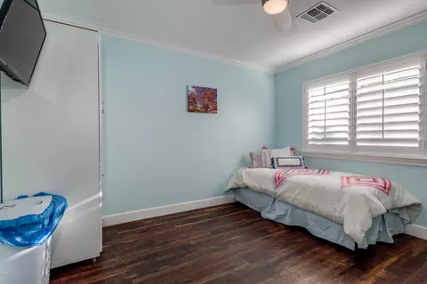 Bedroom - 813 E Glendale Ave, Phoenix, AZ 85020 photo 4 of 5