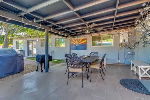 Exterior - 813 E Glendale Ave, Phoenix, AZ 85020 photo 8 of 11