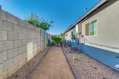 Exterior - 813 E Glendale Ave, Phoenix, AZ 85020 photo 10 of 11