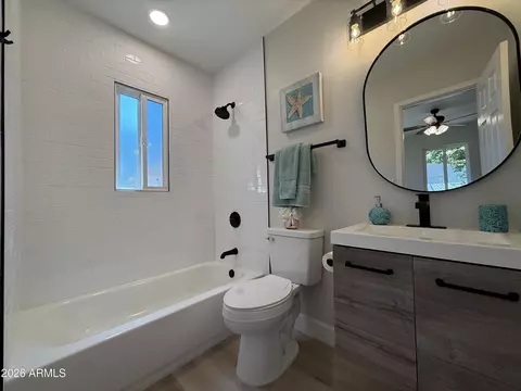 Bath - 3005 E Hubbell St, Phoenix, AZ 85008 photo 1 of 2