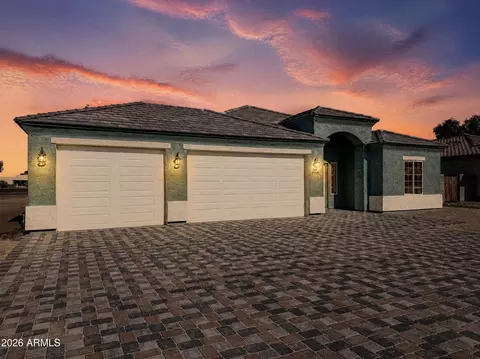 8560 W Mission Hills Dr, Arizona City, AZ 85123
