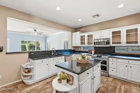 Kitchen - 4481 E Lantern Pl, Gilbert, AZ 85297 photo 2 of 5