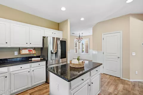 Kitchen - 4481 E Lantern Pl, Gilbert, AZ 85297 photo 4 of 5