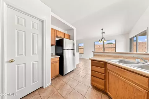 Kitchen - 321 W Harwell Rd, Phoenix, AZ 85041 photo 3 of 4
