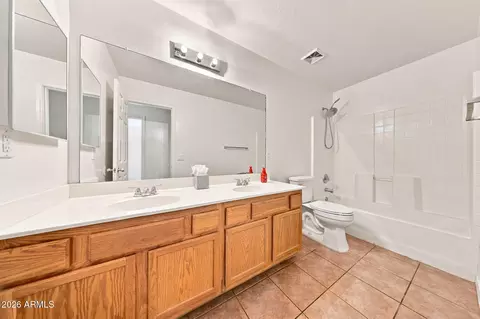 Bath - 321 W Harwell Rd, Phoenix, AZ 85041 photo 1 of 3