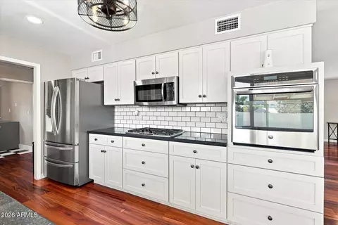 Kitchen - 3115 E Yucca St, Phoenix, AZ 85028 photo 4 of 6