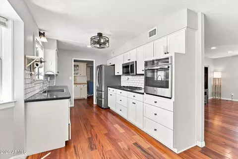 Kitchen - 3115 E Yucca St, Phoenix, AZ 85028 photo 5 of 6