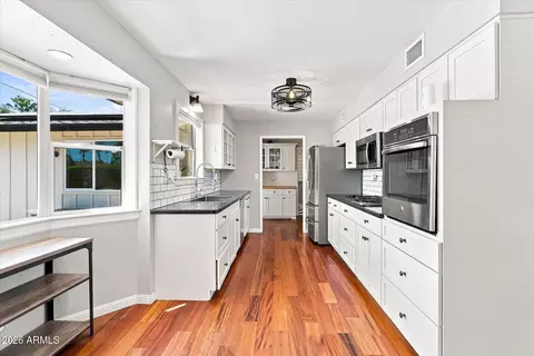 Kitchen - 3115 E Yucca St, Phoenix, AZ 85028 photo 6 of 6