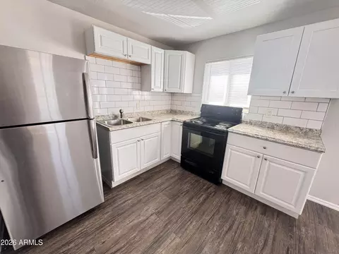 Kitchen - 1597 W Mountain View Rd, Phoenix, AZ 85021 photo 3 of 4