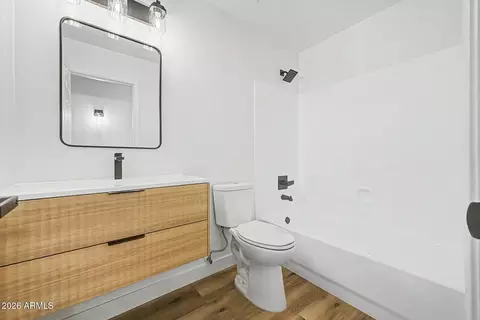 Bath - 1325 E Constance Way, Phoenix, AZ 85042 photo 3 of 3