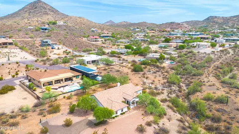 View/Area - 258 W Yearling Rd, Phoenix, AZ 85085 photo 4 of 7