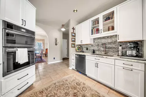 Kitchen - 258 W Yearling Rd, Phoenix, AZ 85085 photo 1 of 2