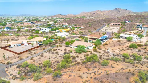 View/Area - 258 W Yearling Rd, Phoenix, AZ 85085 photo 5 of 7