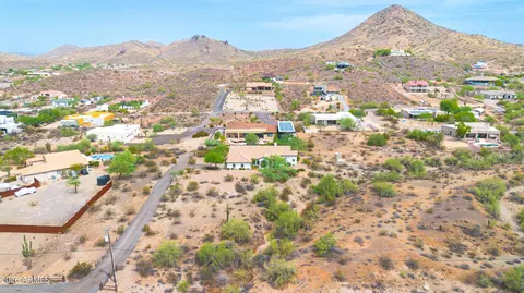 View/Area - 258 W Yearling Rd, Phoenix, AZ 85085 photo 2 of 7