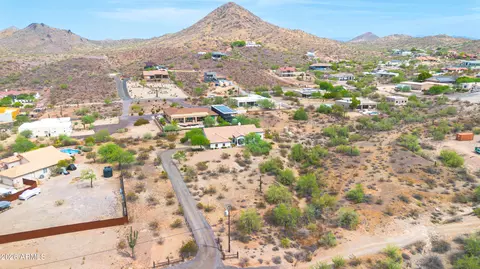 View/Area - 258 W Yearling Rd, Phoenix, AZ 85085 photo 6 of 7