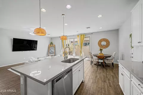 Kitchen - 17237 N 9th Pl, Phoenix, AZ 85022 photo 1 of 4