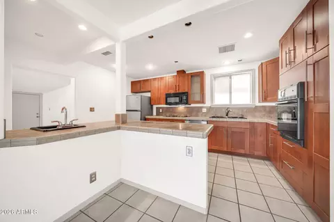 Kitchen - 4539 N 10th Ave, Phoenix, AZ 85013 photo 2 of 4