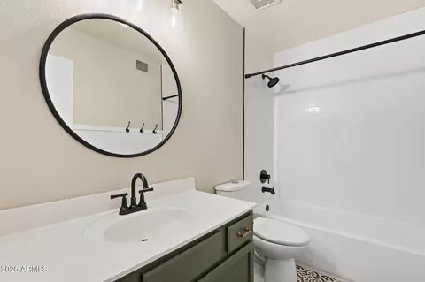 Bath - 17246 N 40th Pl, Phoenix, AZ 85032 photo 3 of 3