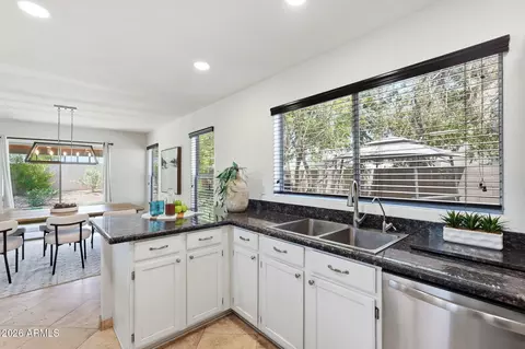 Kitchen - 17246 N 40th Pl, Phoenix, AZ 85032 photo 1 of 3