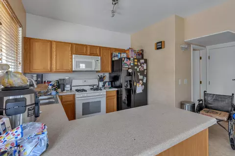 Kitchen - 7225 S 40th Ave, Phoenix, AZ 85041 photo 3 of 3
