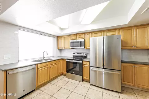 Kitchen - 3510 W Eugie Ave, Phoenix, AZ 85029 photo 2 of 2