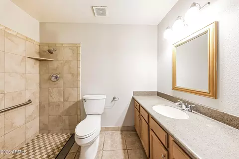 Bath - 3510 W Eugie Ave, Phoenix, AZ 85029 photo 2 of 3