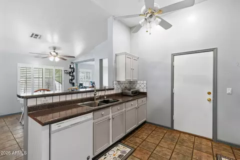 Kitchen - 9007 E Fox St, Mesa, AZ 85207 photo 2 of 6