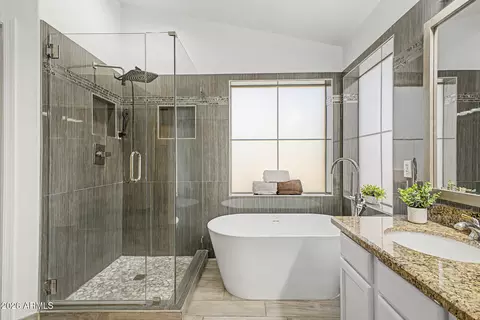 Bath - 3358 E Park Ave, Gilbert, AZ 85234 photo 2 of 6