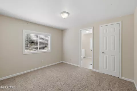Bedroom - 154 W Pine Shadow Dr, Lakeside, AZ 85929 photo 2 of 4